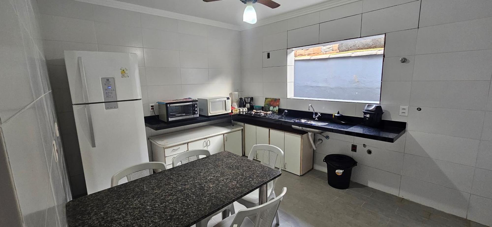 Casa, Piscina, Sinuca Churrasqueira, Ping Pong, Guest house